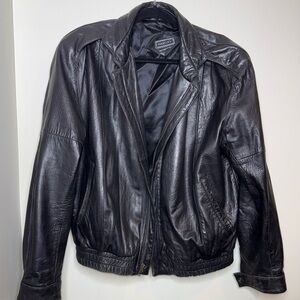 Saxony Vintage Sleek Black Leather Bomber Jacket for Men